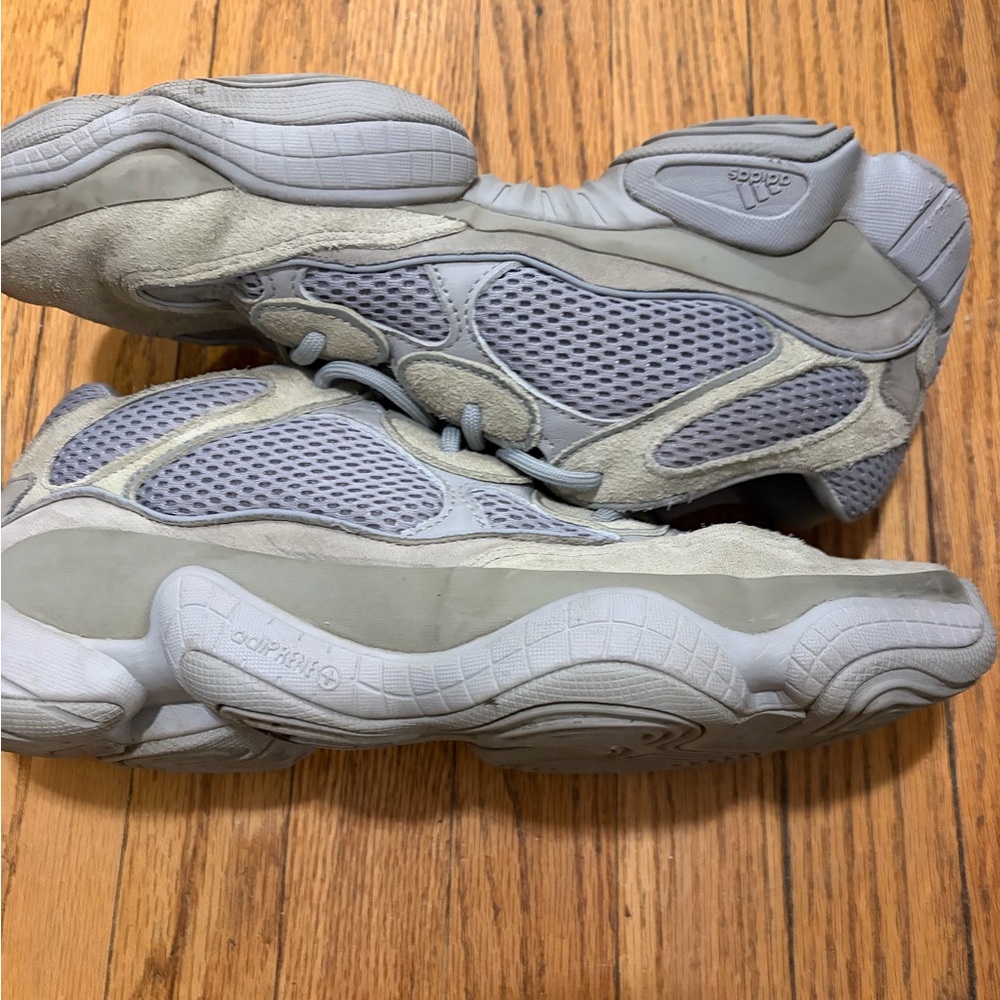 Men’s grey Yeezy 500